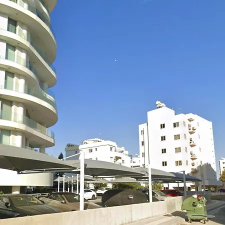 Sunset Poolside With Pool Facility Appartement Larnaca