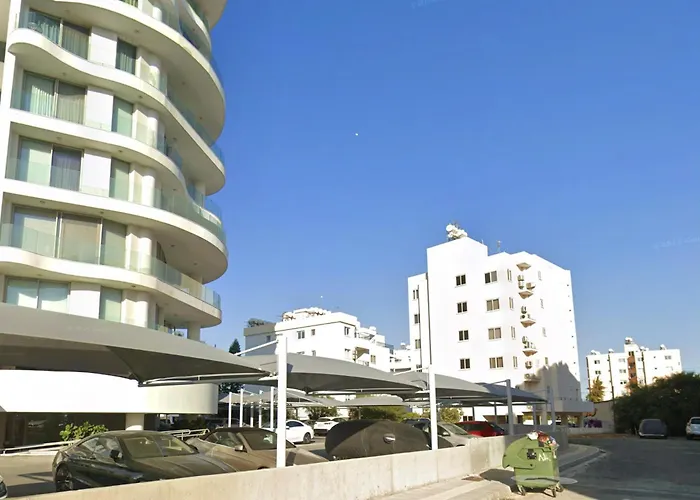 Sunset Poolside With Pool Facility Apartment Larnaca